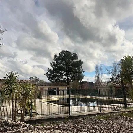 Dans Un Avec Piscine - 3254 * Hourtin